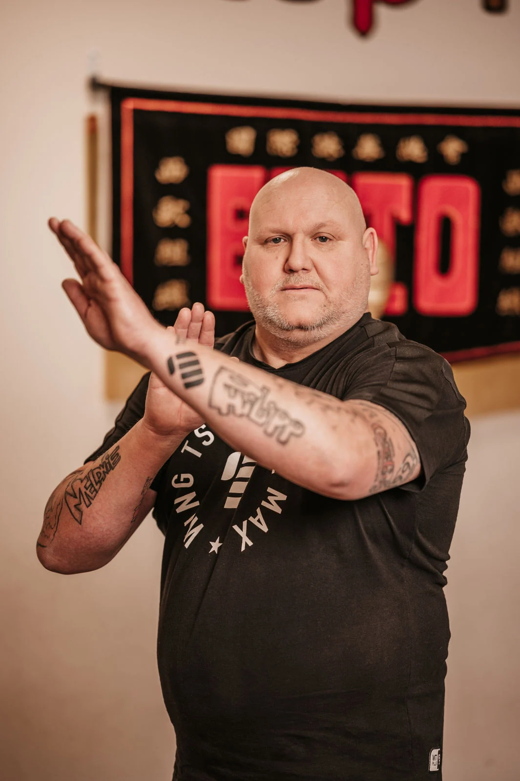 Ausbilder demonstriert eine WingTsun-Technik
