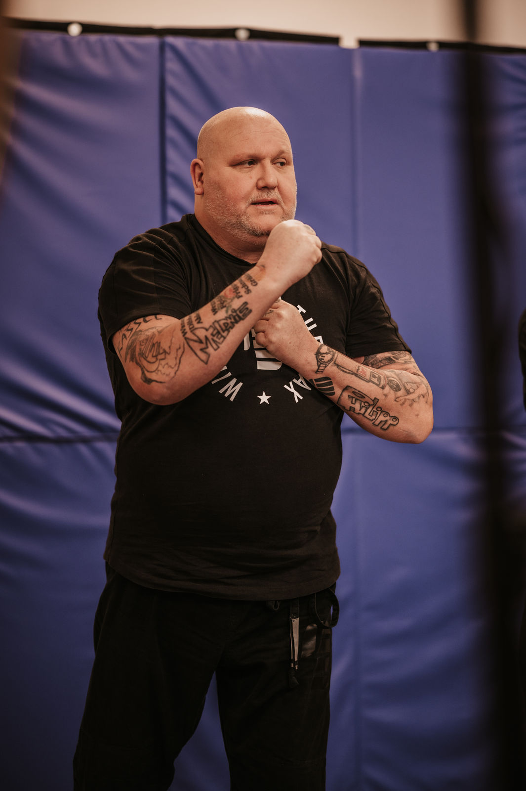Mann in Deckung beim WTplus-Training