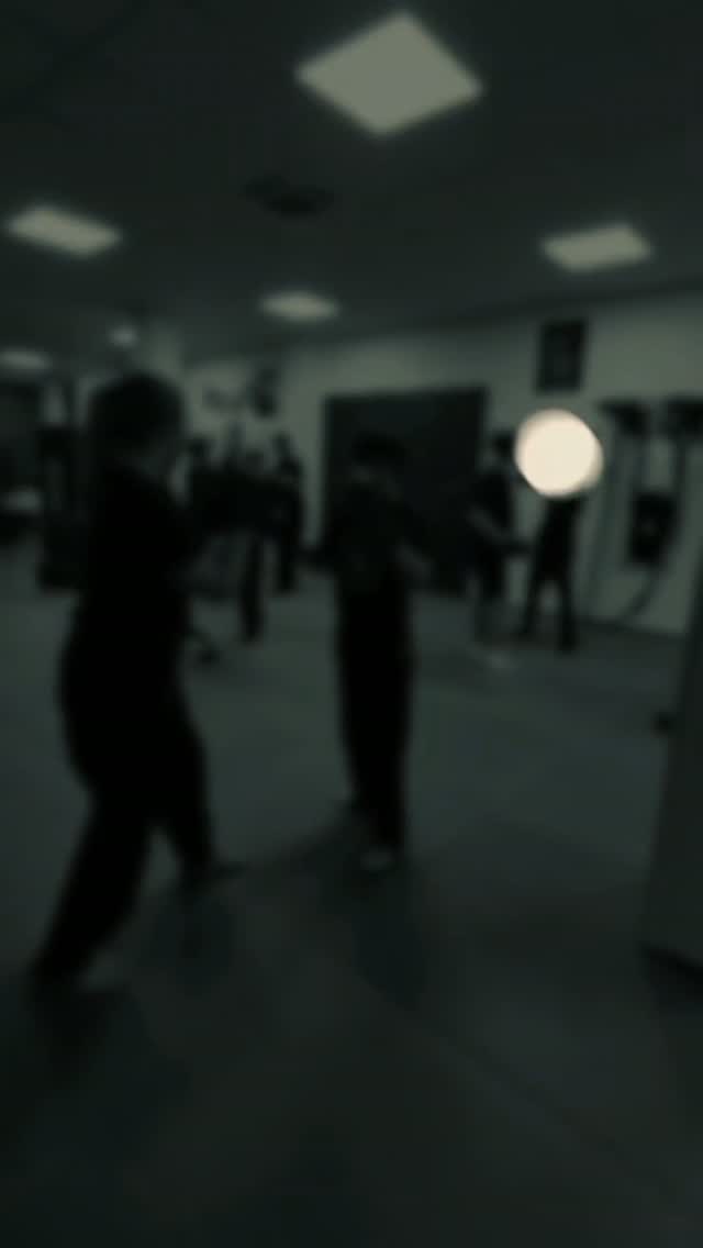 Noch nie Selbstverteidigung gemacht? Perfekt. 👊 Denn genau dafür gibt es unser Anfängertraining. Du 